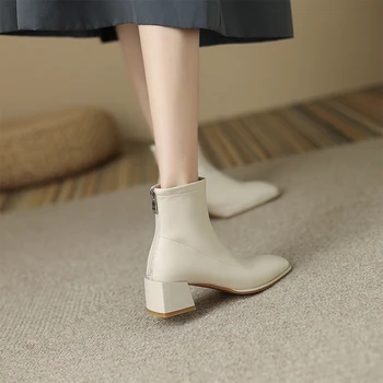 Белые женские полусапожки с квадратным носком осенью и зимой 2023 года, новые женские туфли с квадратным носком на толстом каблуке 4598