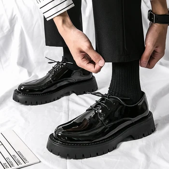 Весенне-осенние мужские оксфорды, повседневная обувь на плоской платформе, черные туфли из лакированной кожи на шнуровке, сшитые сапатосы с круглым носком