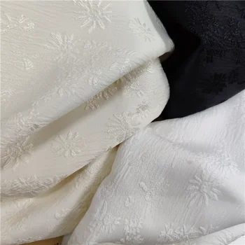 Жаккардовая ткань с тиснением Черная маргаритка Дизайн Материал для шитья Платье Чонсам Ткань для одежды 145 см Продается по метру