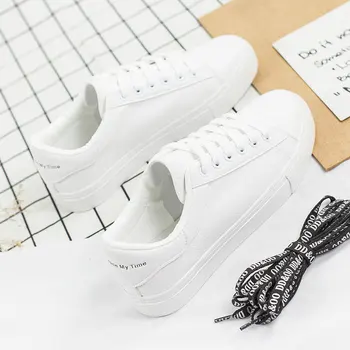 Женские белые кроссовки, женская парусиновая обувь 2023 года, модная вулканизированная обувь для летнего отдыха, женские однотонные кроссовки на шнуровке.